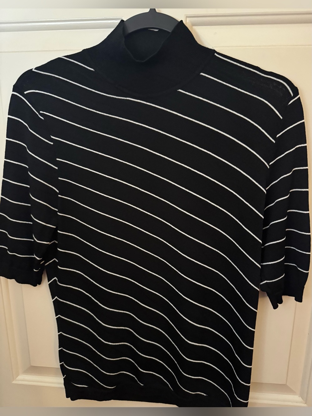 Ann TaylorTop Lightweight Knit With 3/4 Sleeves Size - Medium